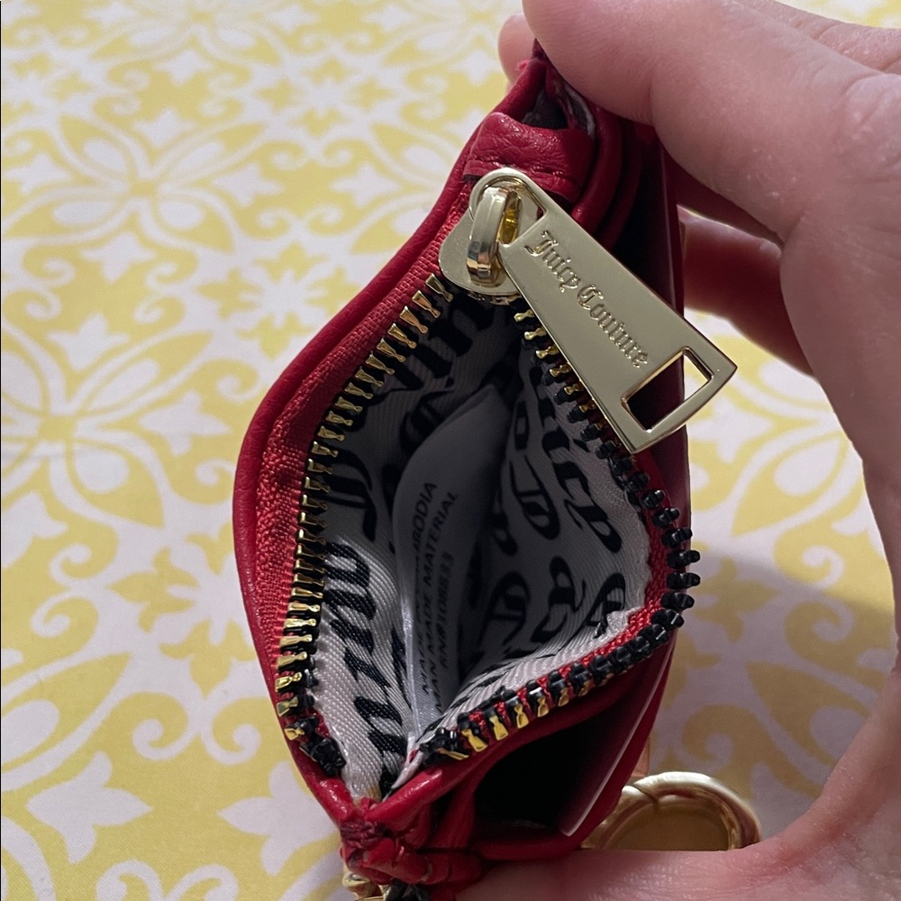 Juicy Couture Red Card Holder /Wallet Zip Top with Heart Charm NWOT Blingy Logo! - Picture 6 of 9